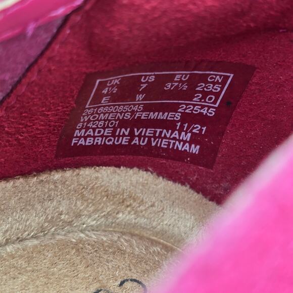 Clarks Shoes Women's 7 Wide Fuschia Pink Suede Leather Perforated Career Flats - Picture 7 of 7